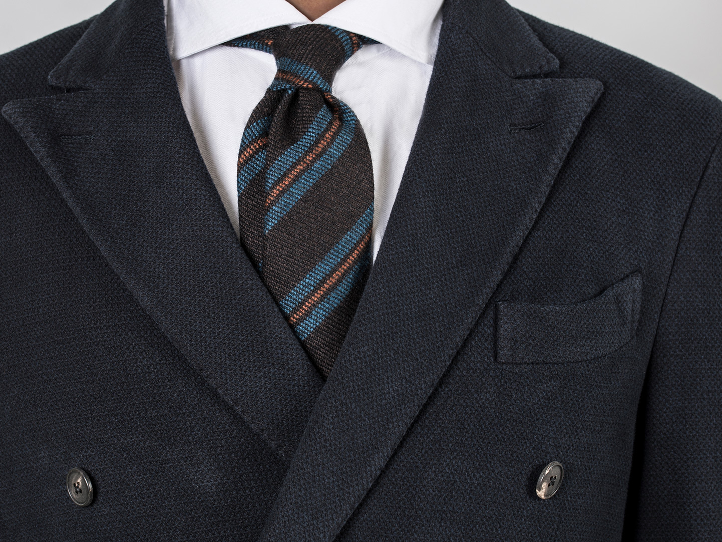 Hva utmerker et perfekt knytt slips?