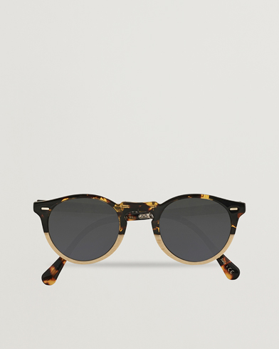 Men | Round Frame Sunglasses | Oliver Peoples | Gregory Peck 1962 Folding Sunglasses Brown/Honey