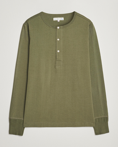 Men | Long Sleeve T-shirts | Merz b. Schwanen | Classic Organic Cotton Henley Sweater Army
