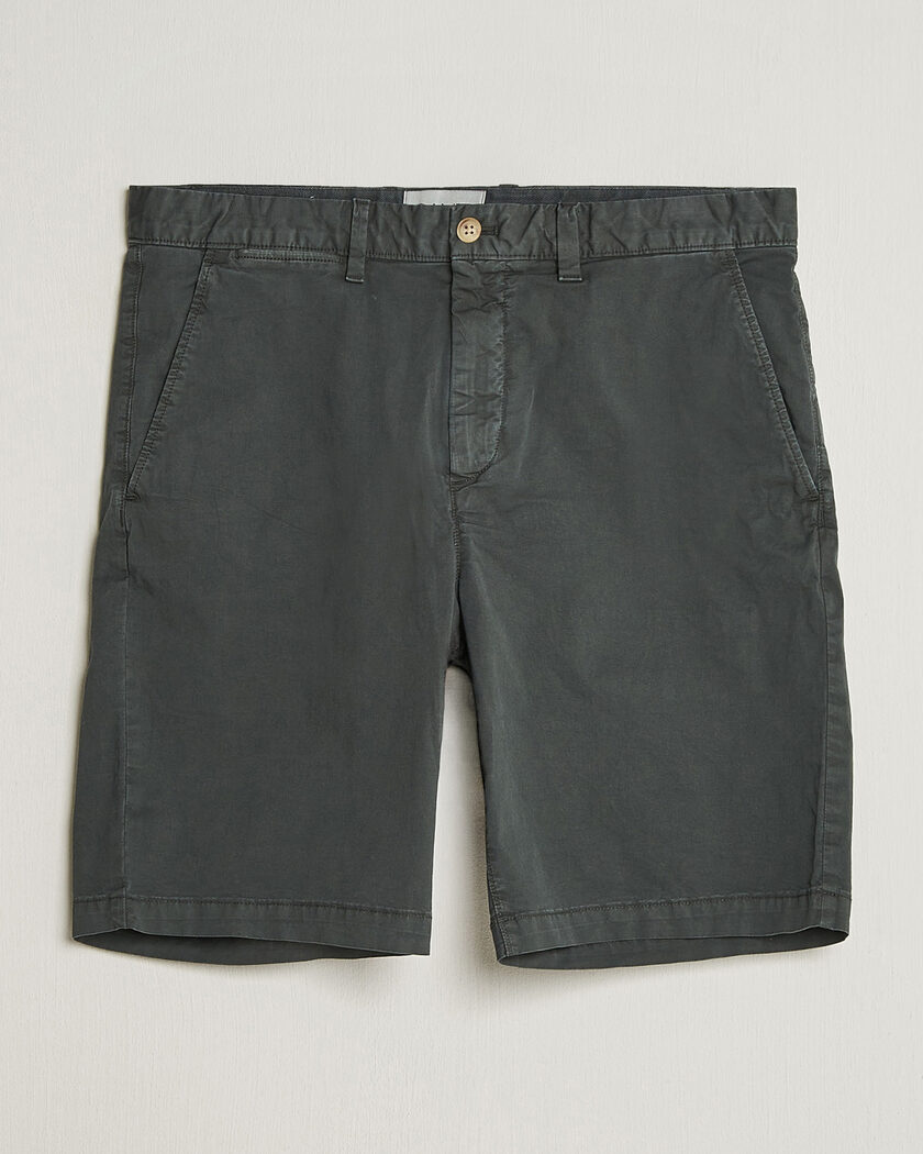J.Lindeberg Vent Tight Golf Shorts Black at CareOfCarl.com