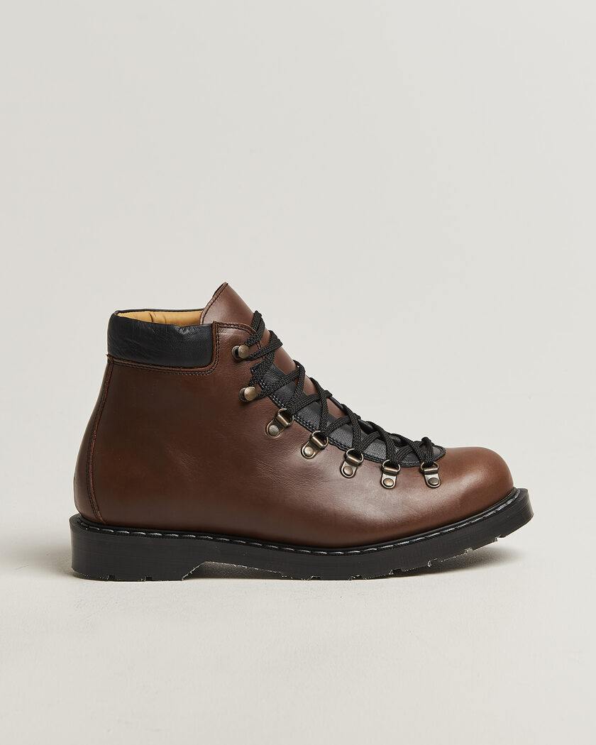 Loake Shoemakers Aquarius Grained Lightweight Boot Dark Brown at