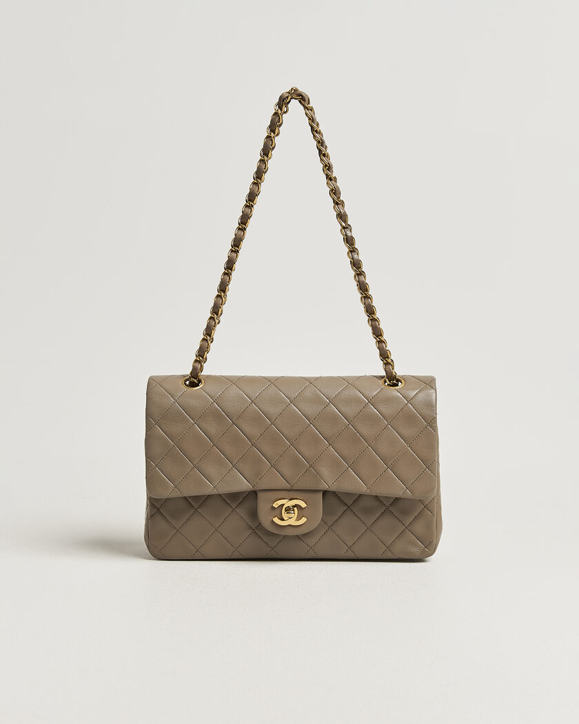  Chanel Pre-Owned Classic Medium Double Flap Bag Lambskin Beige – Beige