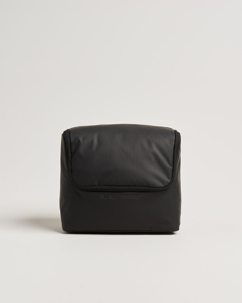 DB Essential Wash Bag M Black Out – Black