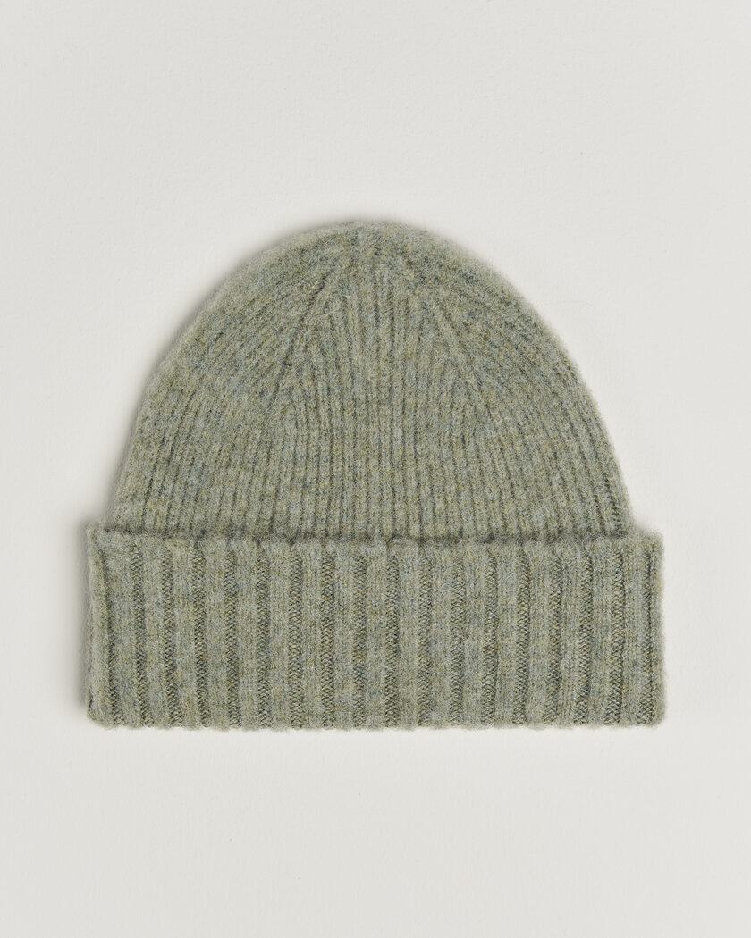 Robert Mackie Rona Ribbed Shaggy Lambswool Beanie Light Green – Green