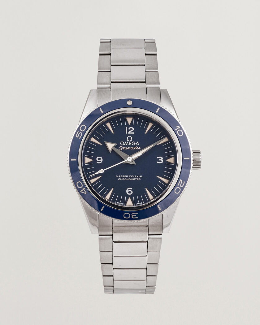 Rolex Pre-Owned Rolex Box 68.00.08 at CareOfCarl.com