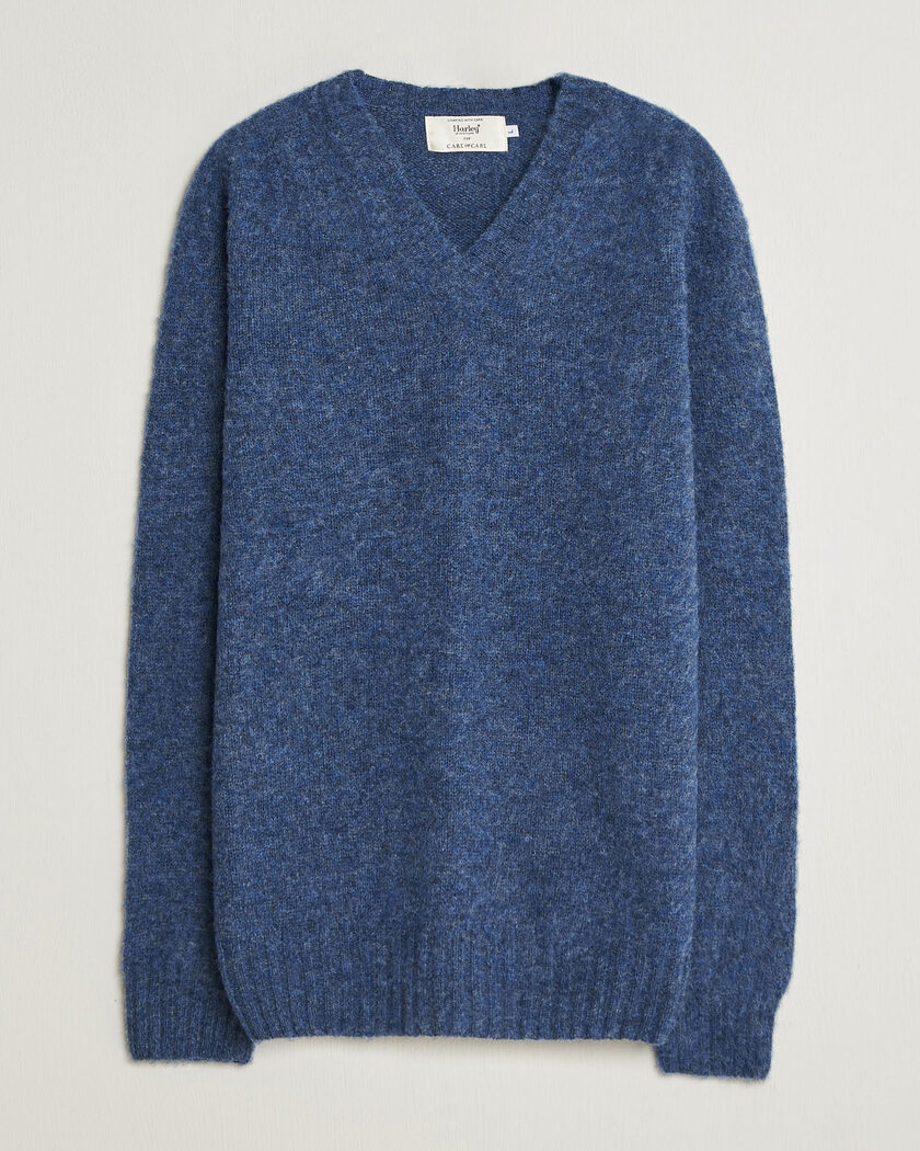 Harley Of Scotland for Care of Carl Brushed Supersoft Lambswool V-Neck Denim Blue – Blue