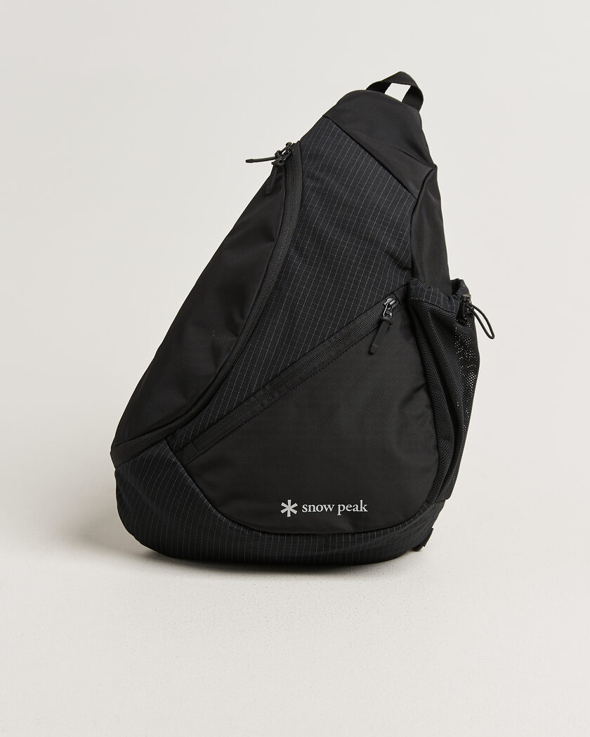 Brooks England Barbican Cotton Canvas 13L Shoulder Bag Black at