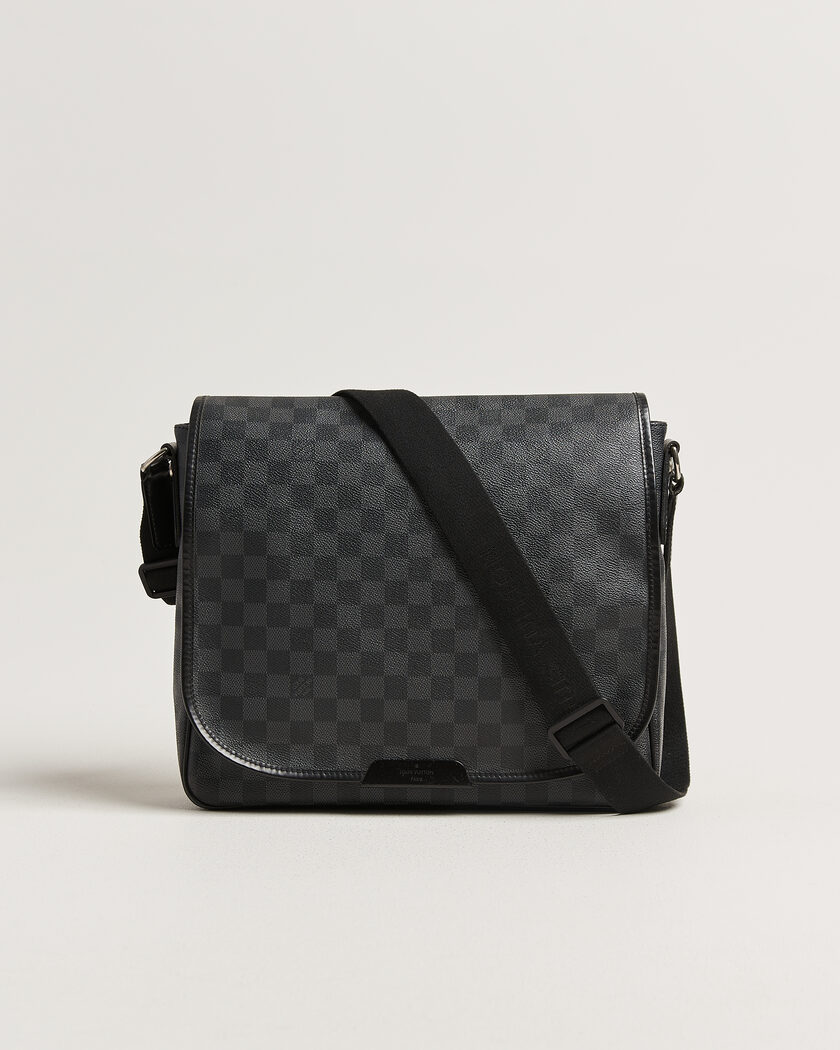 Louis Vuitton Pre-Owned Daniel MM Shoulder Bag Damier Graphite – Grey