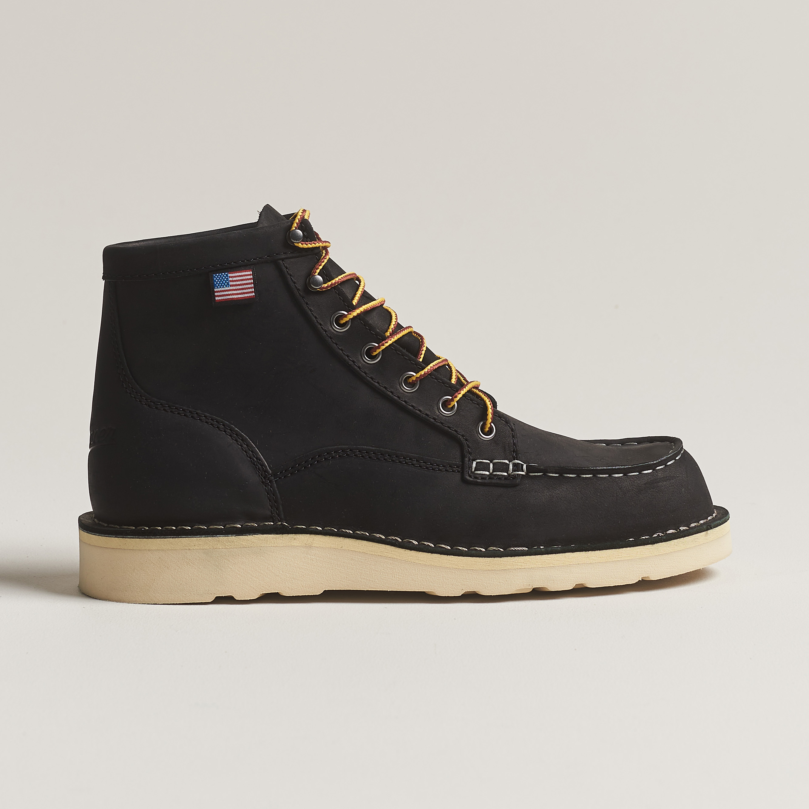 VEGACE - LA VEGA Men's 7109 6" Work Boot - Black Leather, Moc Toe, Water Resistant, M Width