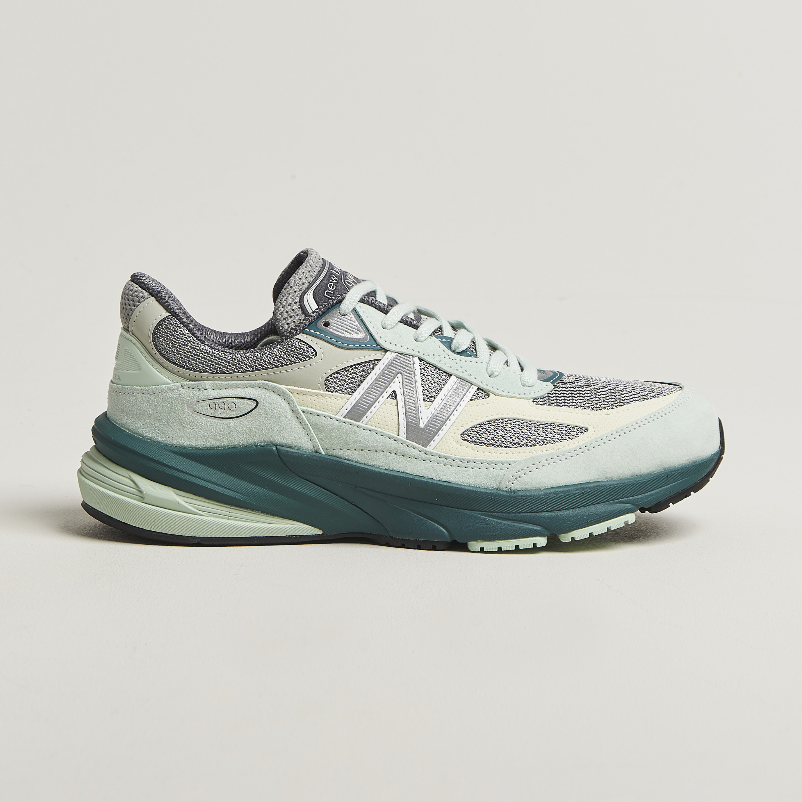 New Balance Made in USA 990v6 Sneakers Clay Ash at