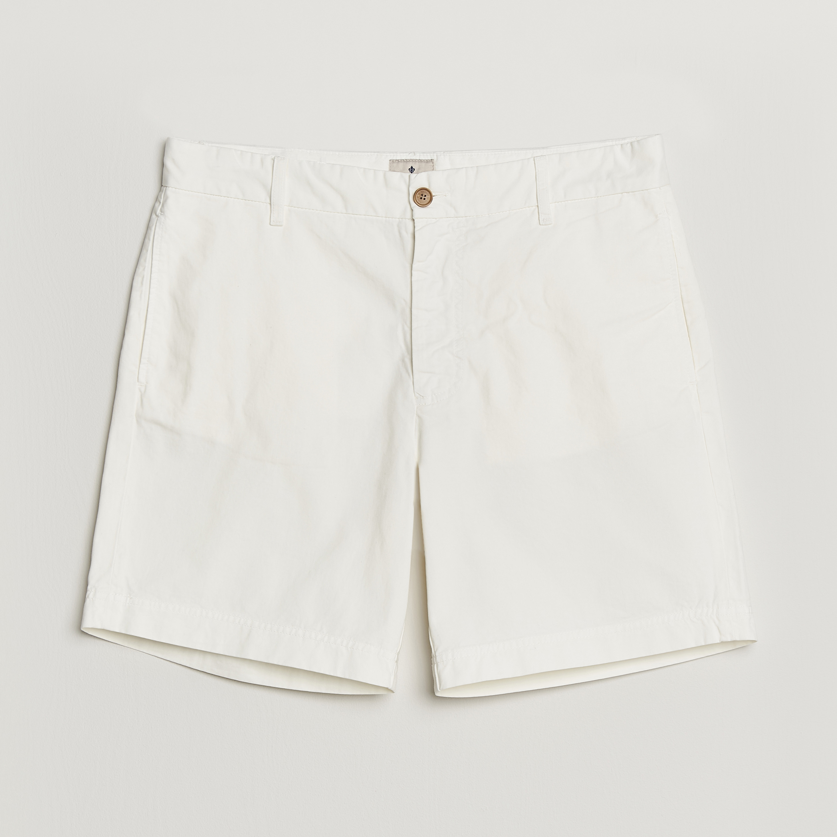WAX. Classic chino shorts ホワイト Lサイズ Morris Original Chino Shorts Off White at CareOfCarl.com