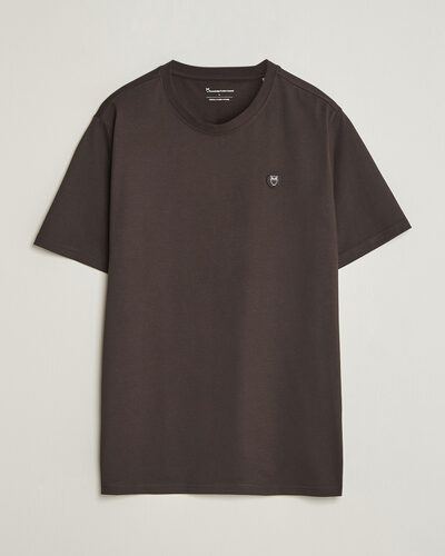 KnowledgeCotton Apparel Loke Badge T-Shirt Chocolate Torte