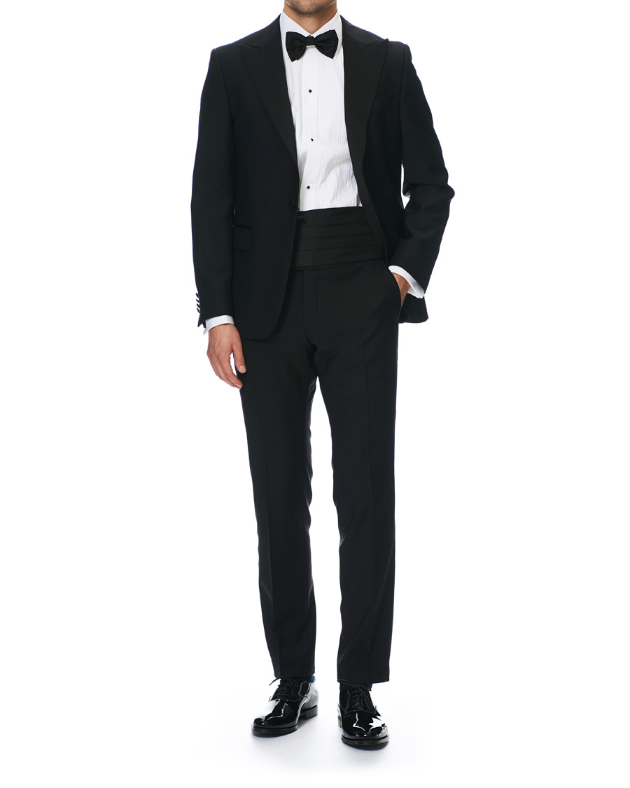 Men | Celebrate New Year's Eve in style | Oscar Jacobson | Frampton Tuxedo Jacket Black