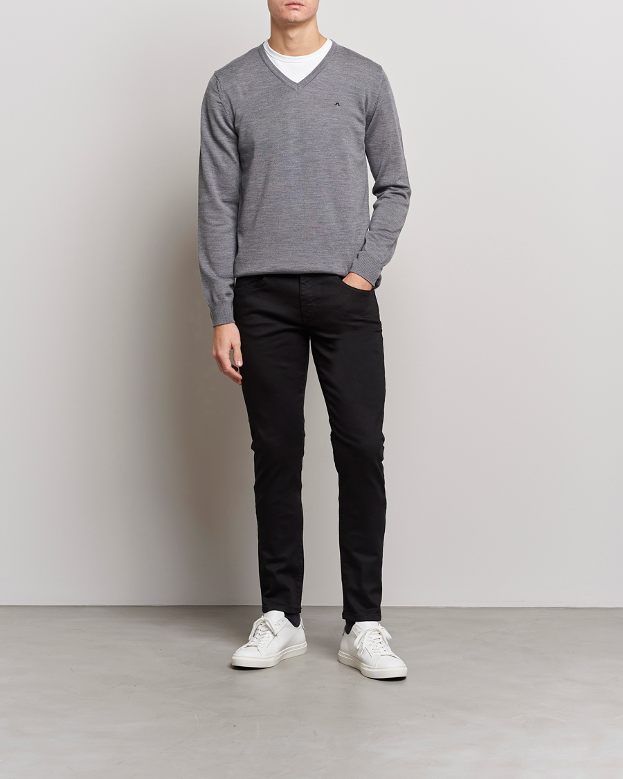 Men | Sweaters & Knitwear | J.Lindeberg | Lymann True Merino V-Neck Pullover Grey