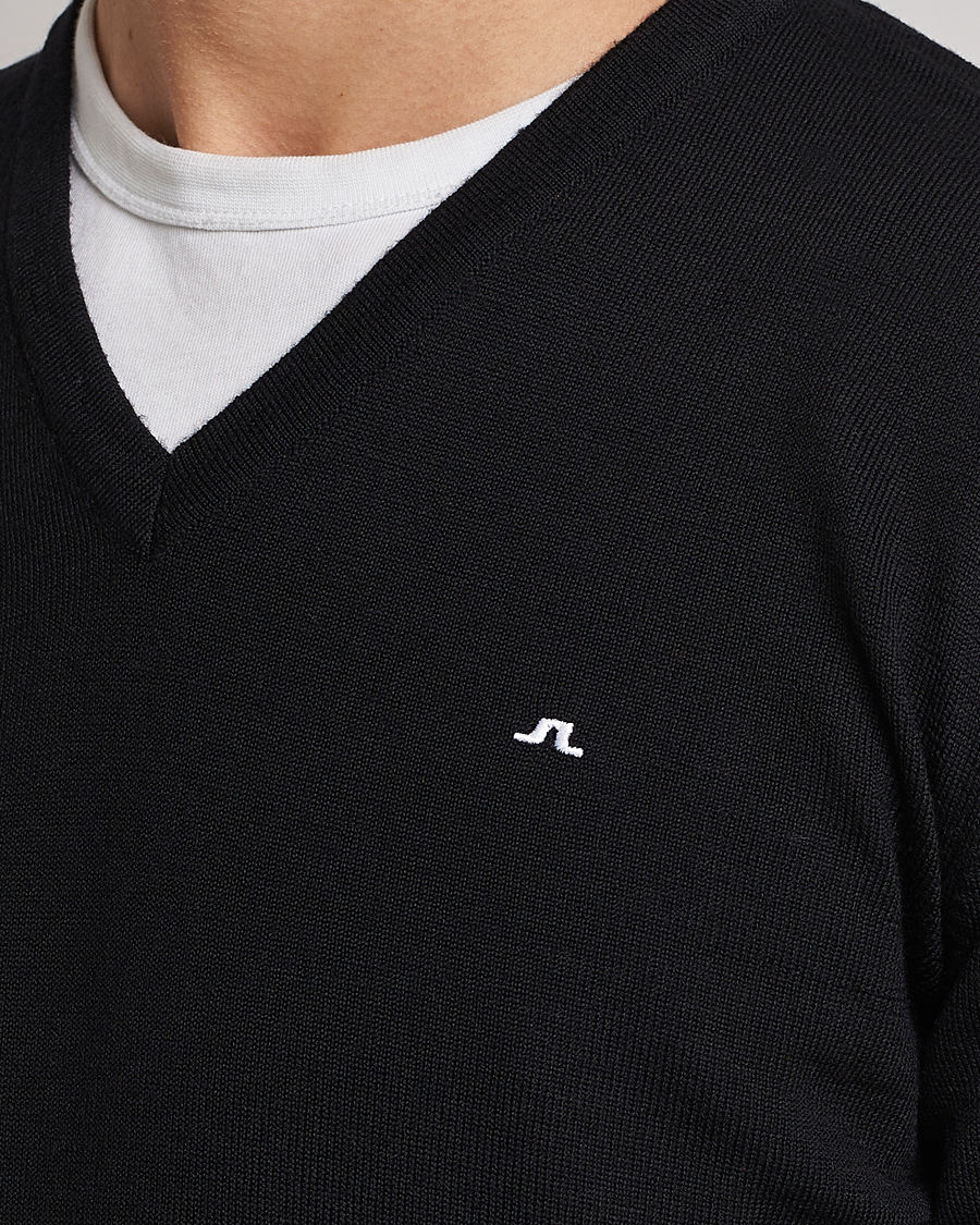 Men | Sweaters & Knitwear | J.Lindeberg | Lymann True Merino V-Neck Pullover Black