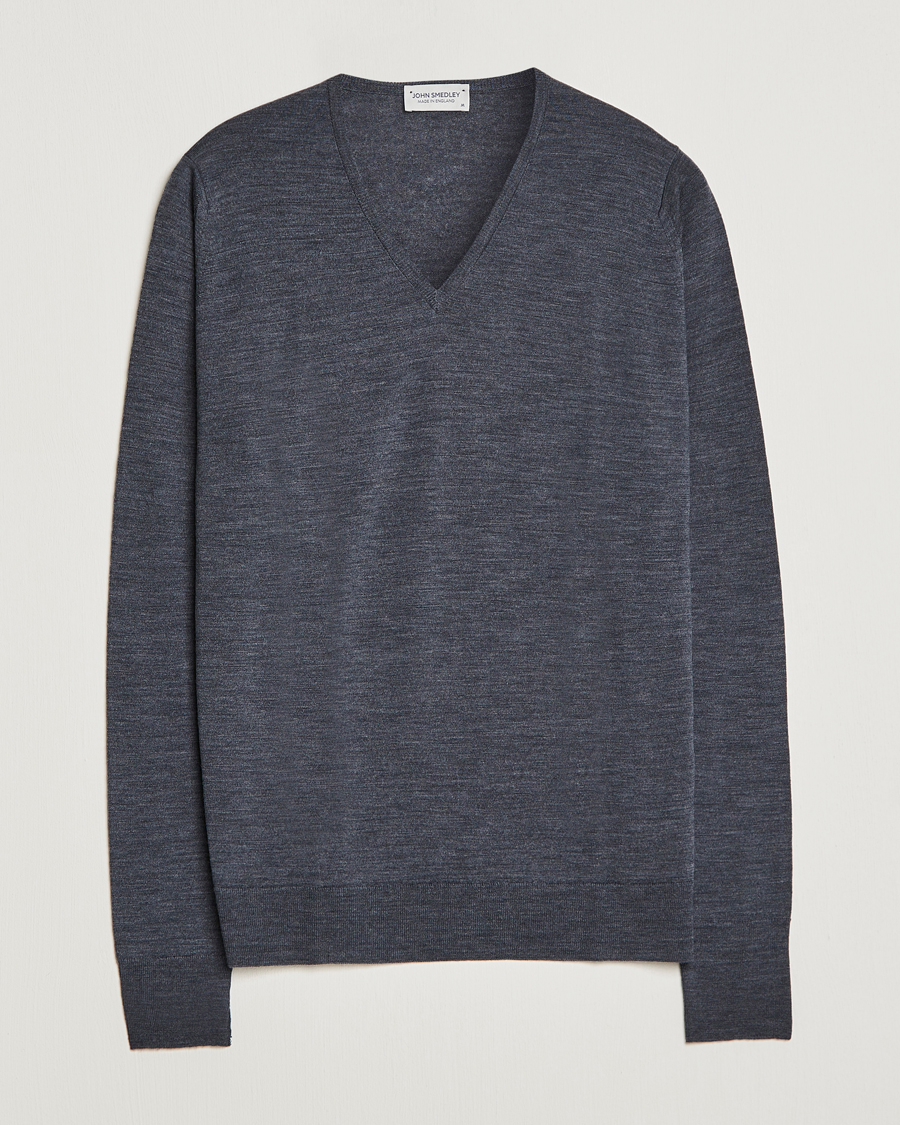 Men | Sweaters & Knitwear | John Smedley | Bobby Extra Fine Merino V-Neck Pullover Charcoal