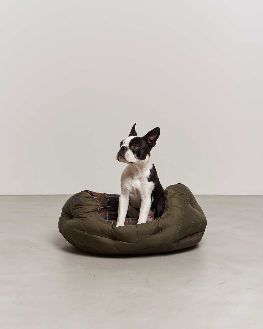 Herr | Barbour | Barbour Lifestyle | Quilted Dog Bed 24'  Olive