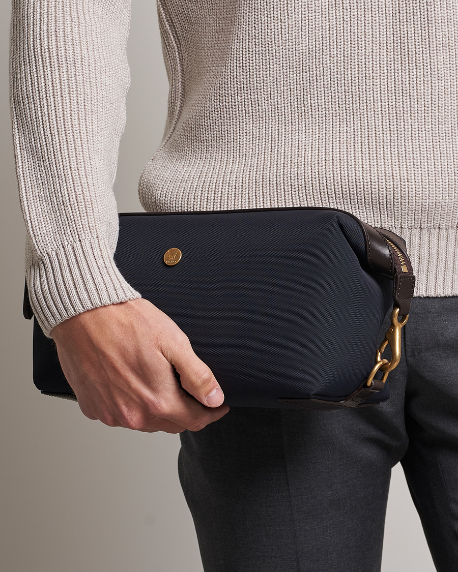 Men | Bags | Mismo | M/S Nylon Washbag Navy/Dark Brown