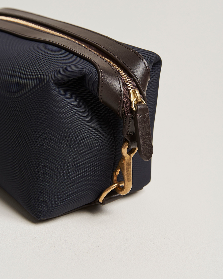 Men | Bags | Mismo | M/S Nylon Washbag Navy/Dark Brown