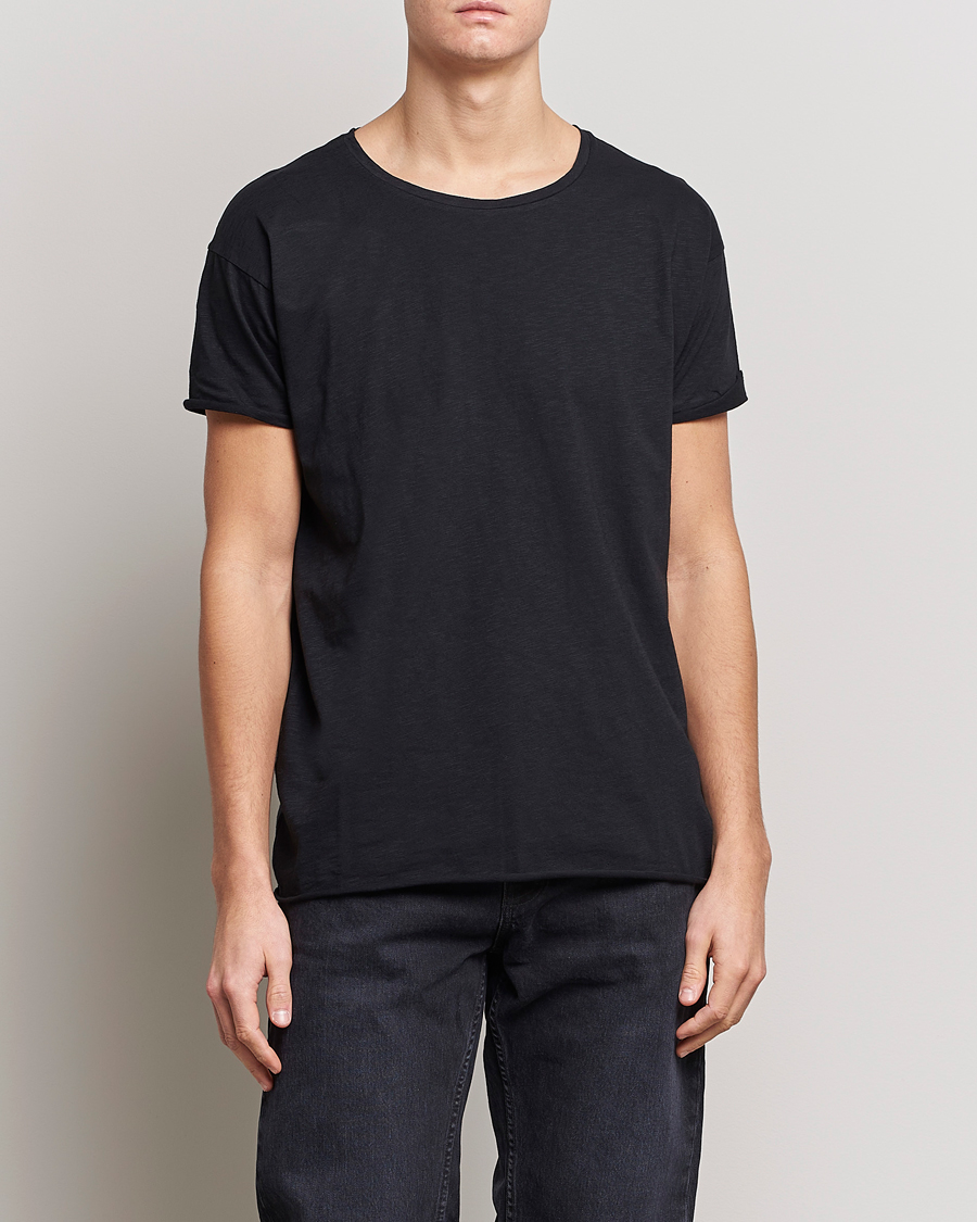 Men | T-Shirts | Nudie Jeans | Roger Slub Crew Neck Tee Black