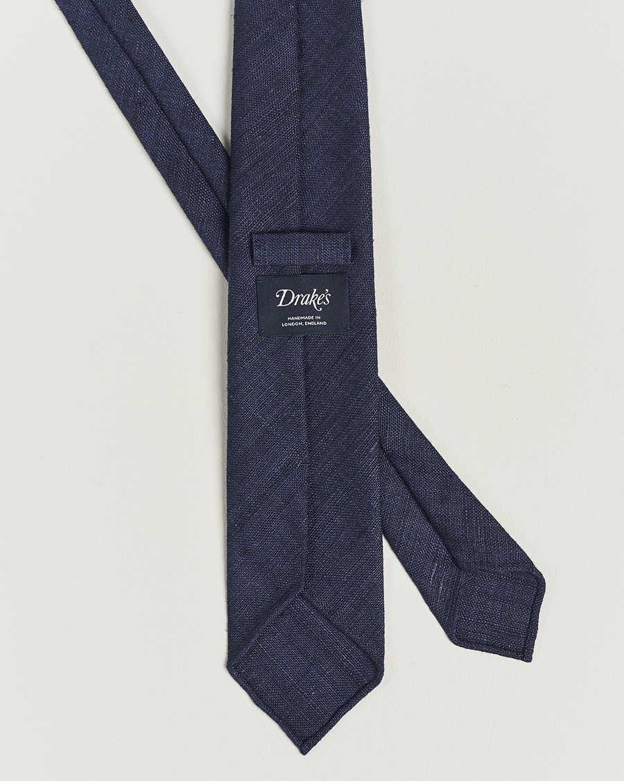 Men |  | Drake's | Tussah Silk Handrolled 8 cm Tie Navy