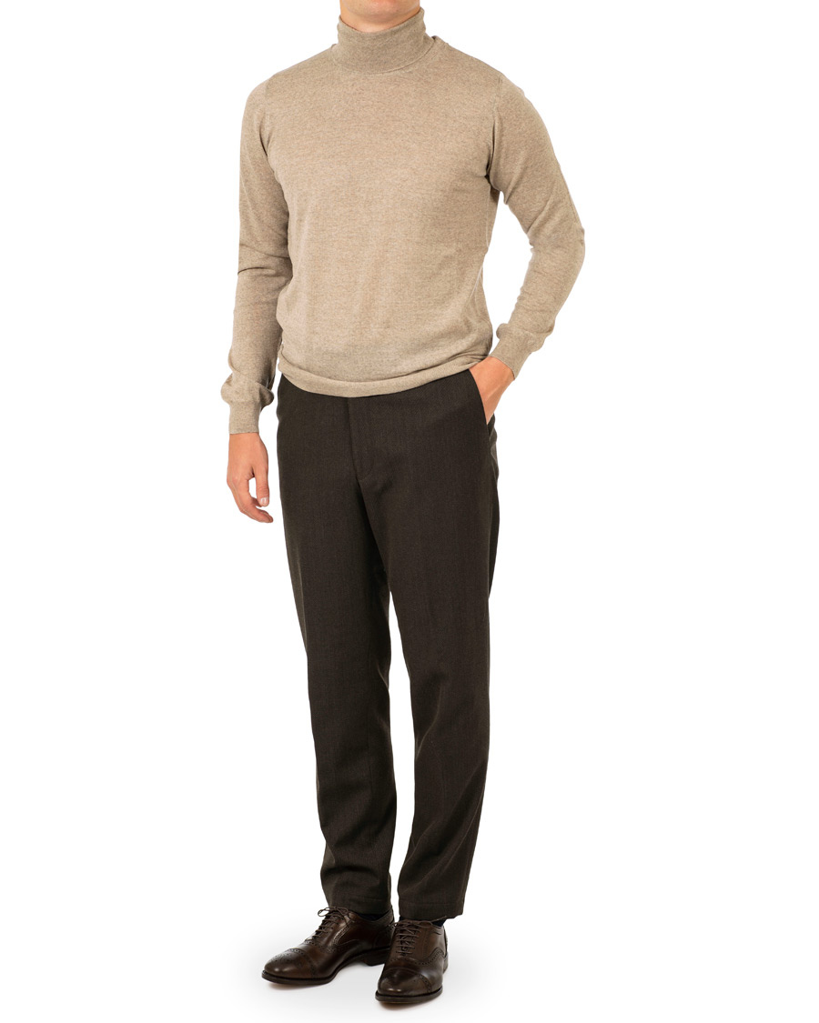 Men | Sweaters & Knitwear | Oscar Jacobson | Cole Extra Fine Merino Rollneck Beige