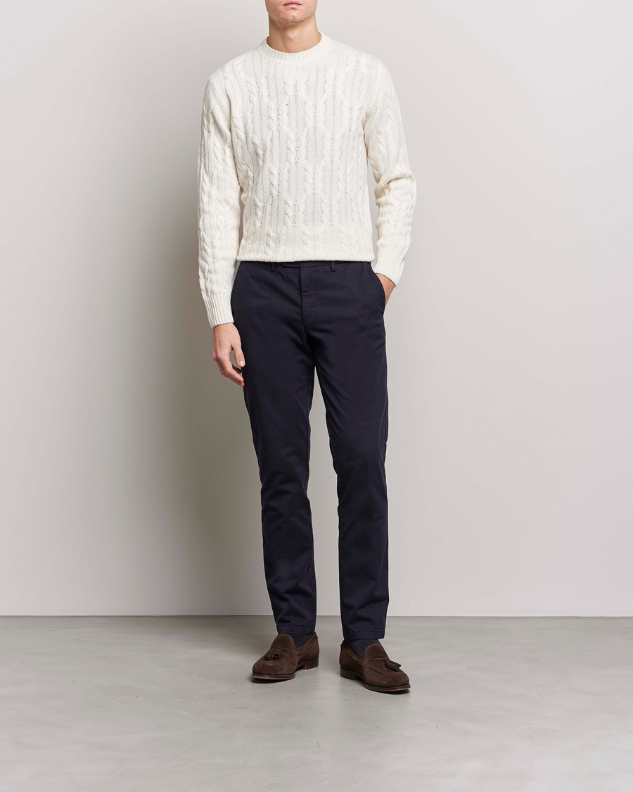 Men | Trousers | Oscar Jacobson | Danwick Side Adjusters Chino Navy