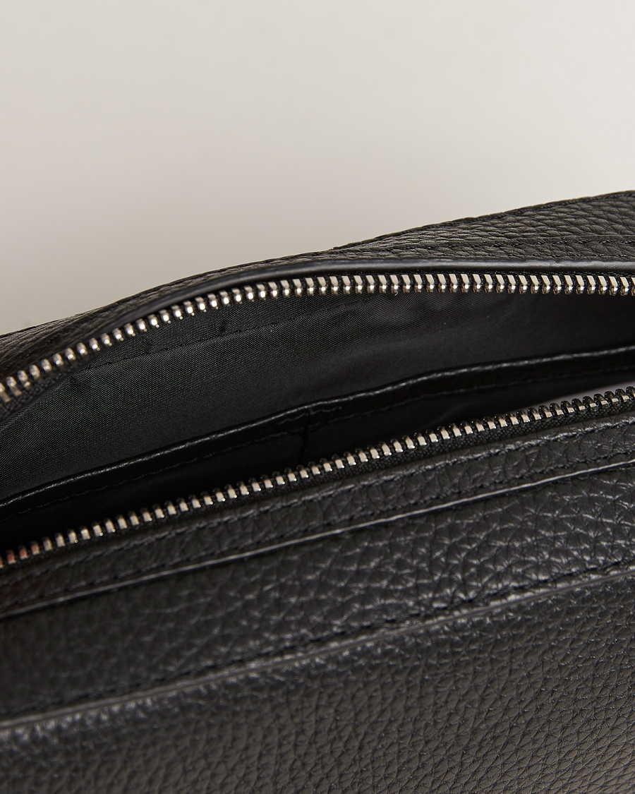 Men | Tiger of Sweden Wes Grained Leather Toilet Bag Black | Tiger of Sweden | Wes Grained Leather Toilet Bag Black