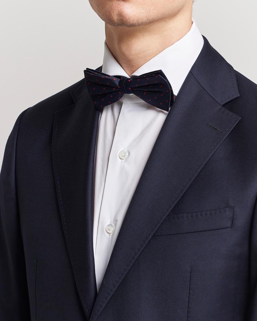 Men | Amanda Christensen Dot Pre Tie Silk Navy/Wine | Amanda Christensen | Dot Pre Tie Silk Navy/Wine