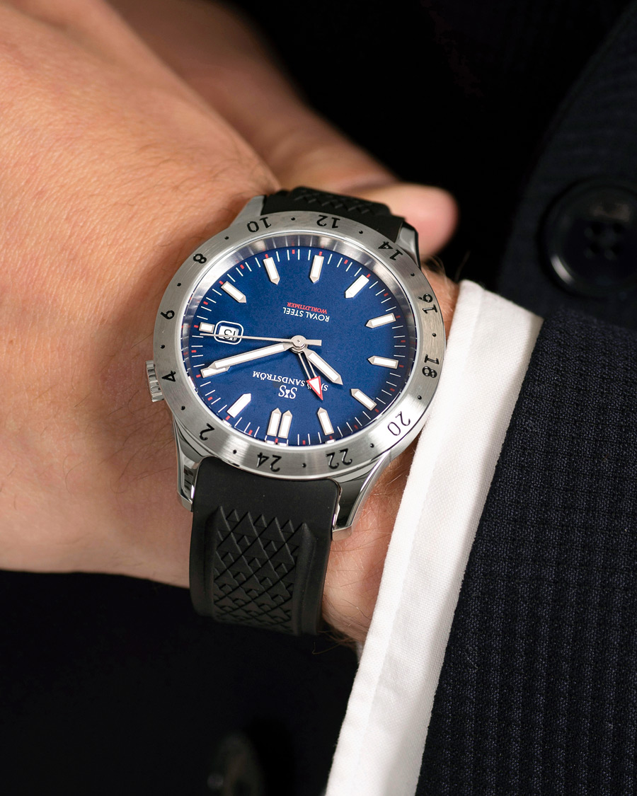 Men | Fine watches | Sjöö Sandström | Royal Steel Worldtimer 41mm Blue with Rubber