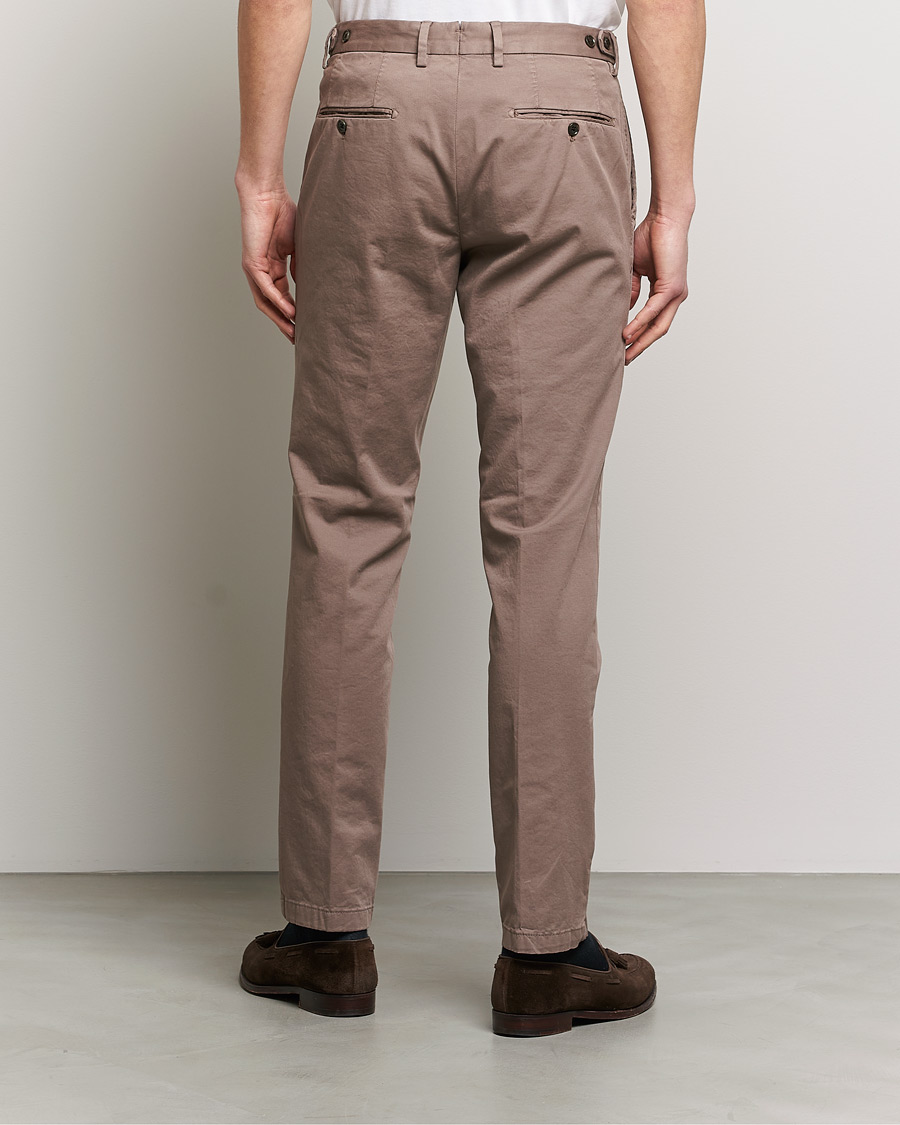 Men | Trousers | Oscar Jacobson | Danwick Side Adjusters Chino Light Brown