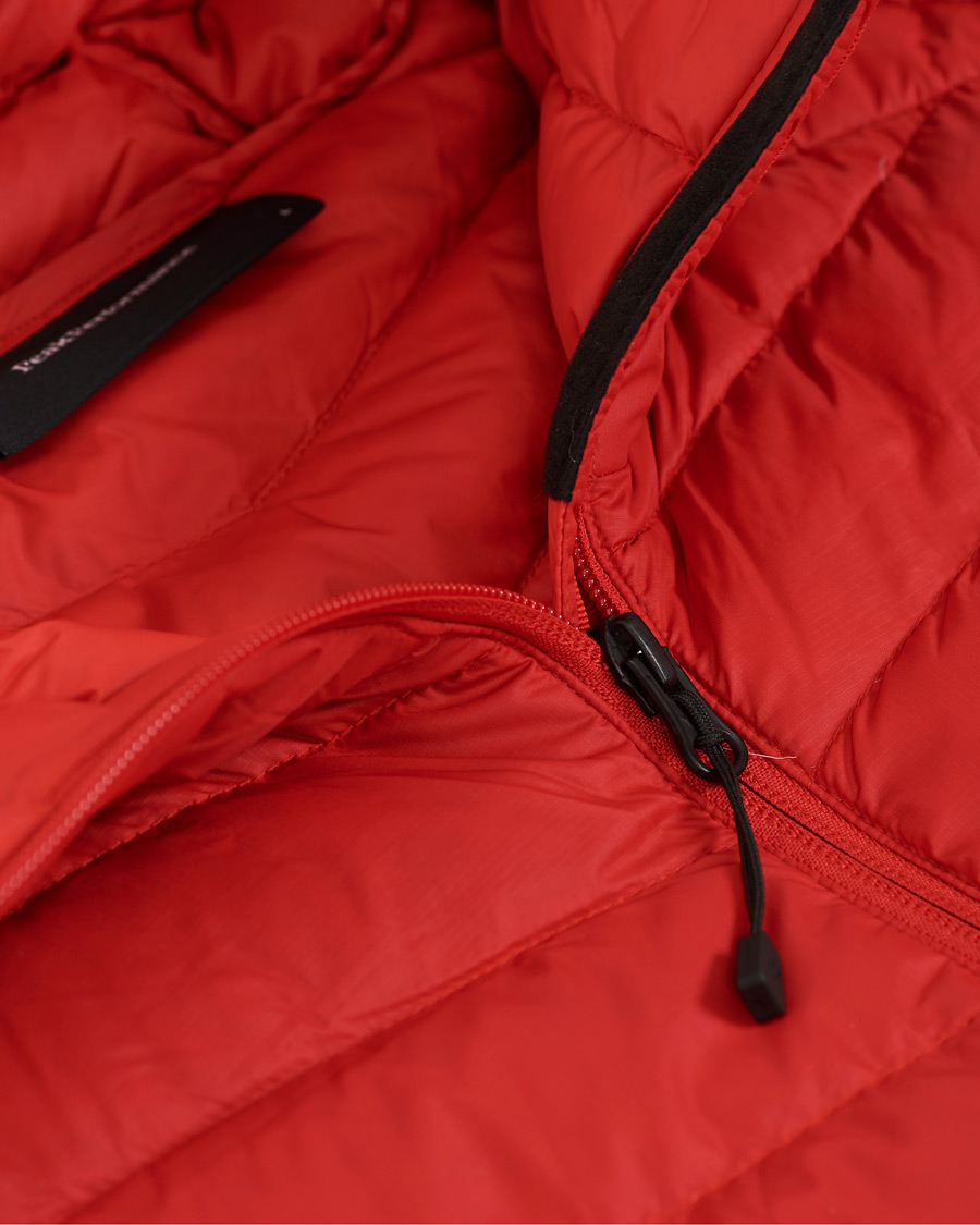 Men | Coats & Jackets | Peak Performance | Frost Liner Down Hooded Jacket Red