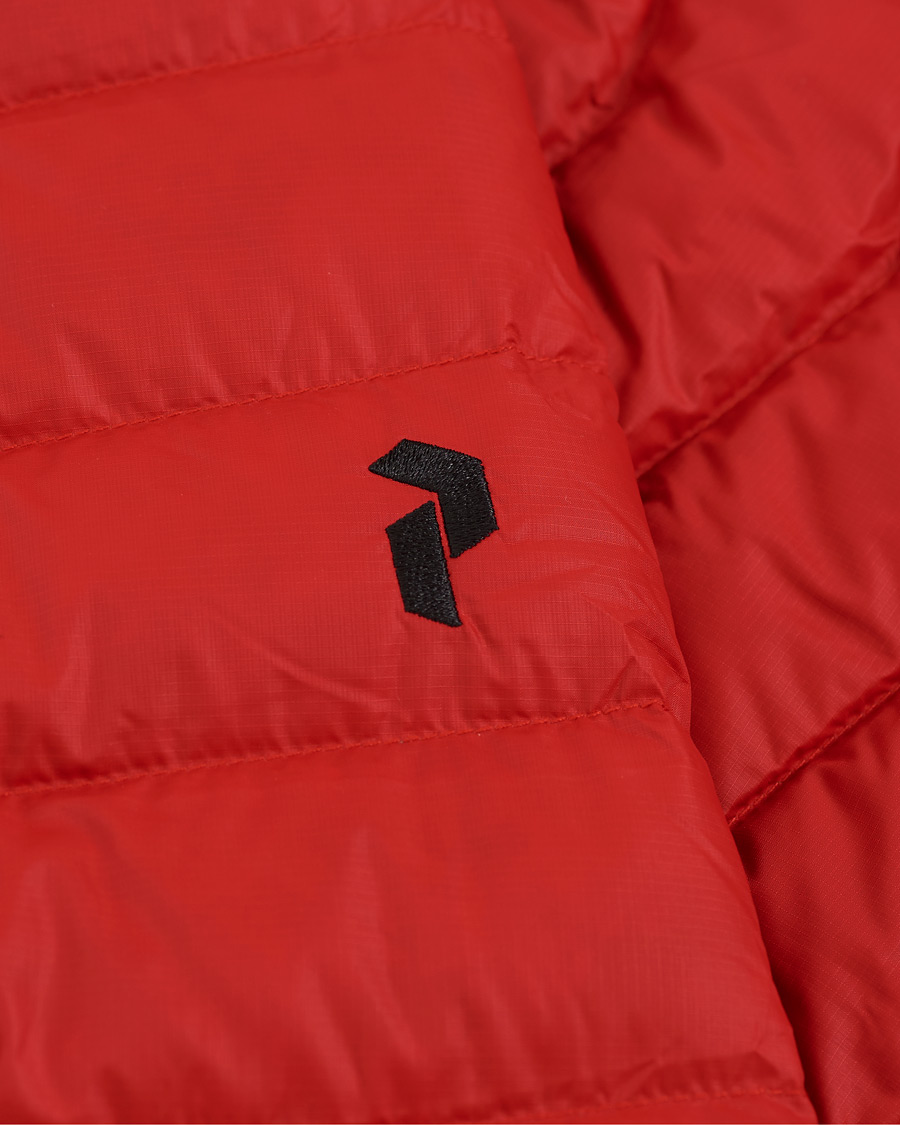Men | Coats & Jackets | Peak Performance | Frost Liner Down Hooded Jacket Red
