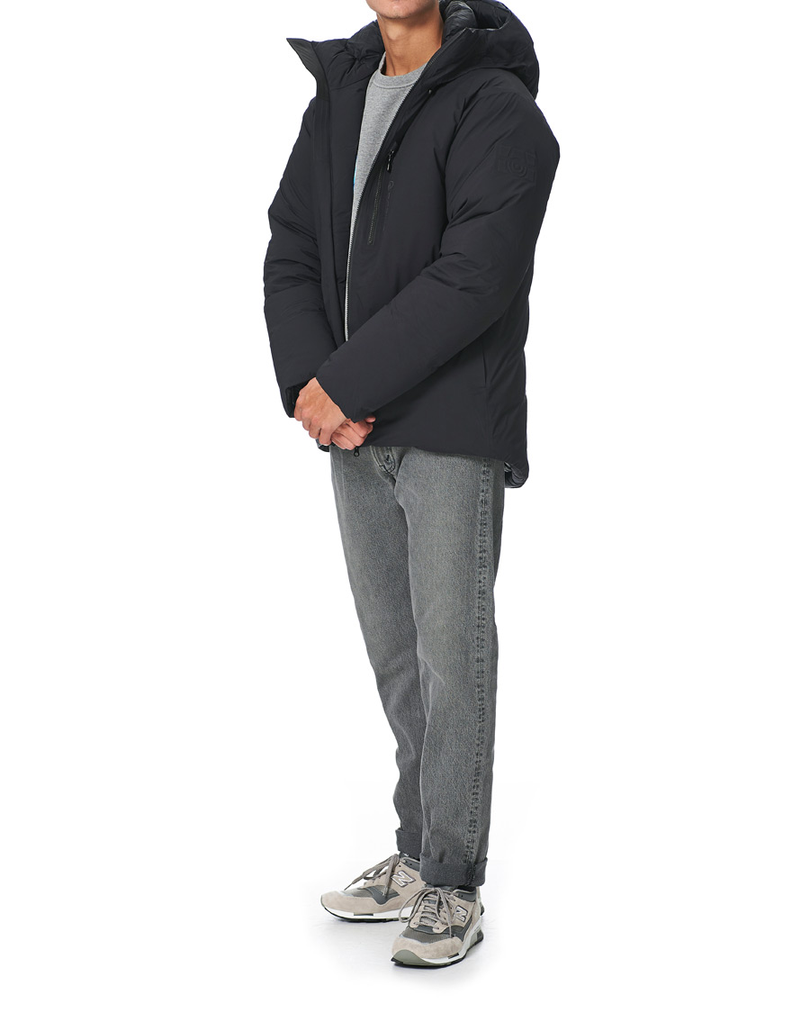 Men | Coats & Jackets | Sail Racing | Black Ice Gore-Tex Down Hooded Jacket Carbon