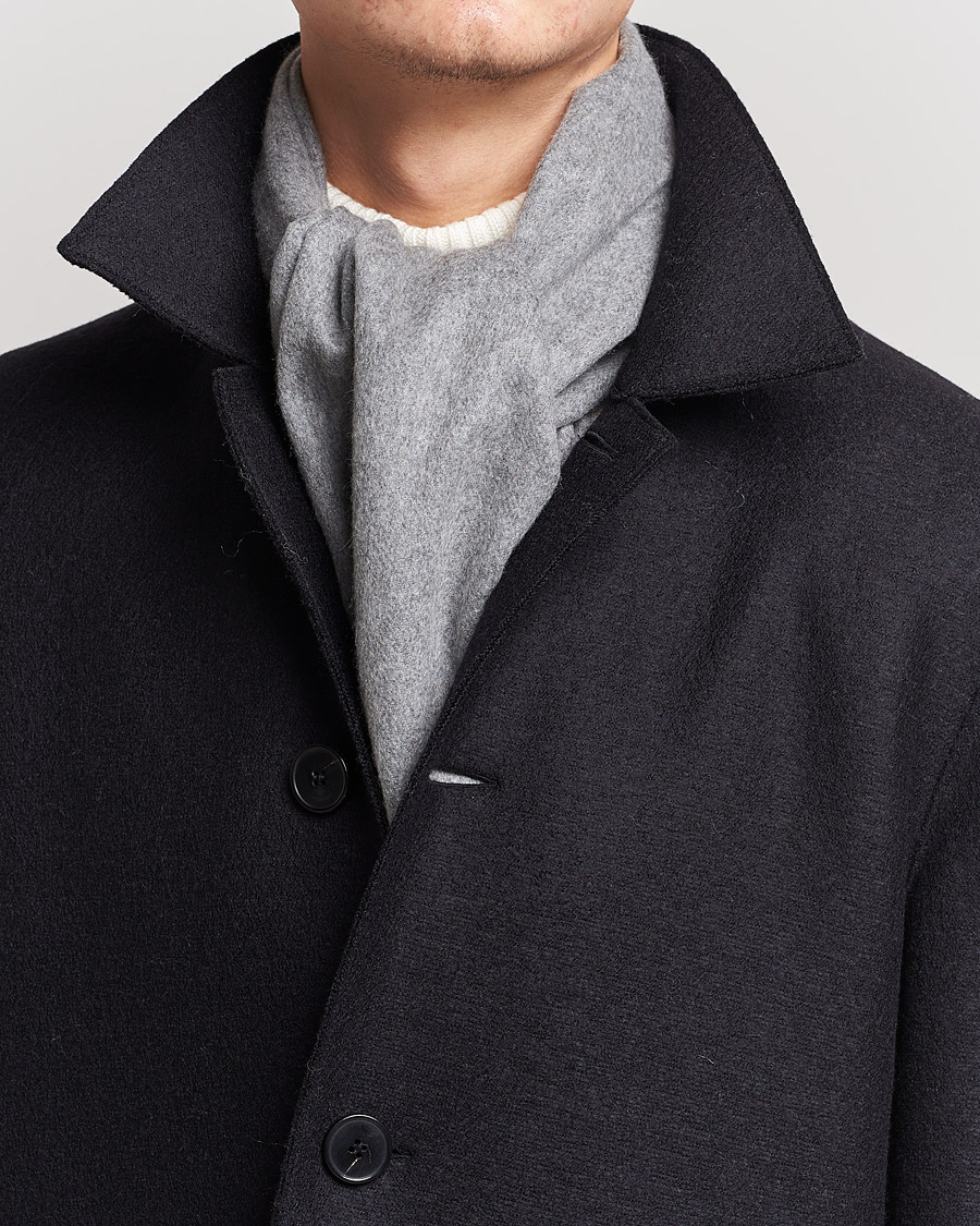 Men | Johnstons of Elgin Cashmere Scarf Granite | Johnstons of Elgin | Cashmere Scarf Granite