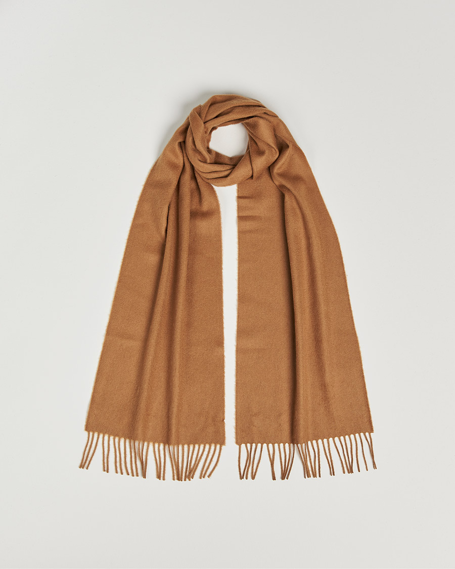 Men | Johnstons of Elgin Cashmere Scarf Camel | Johnstons of Elgin | Cashmere Scarf Camel
