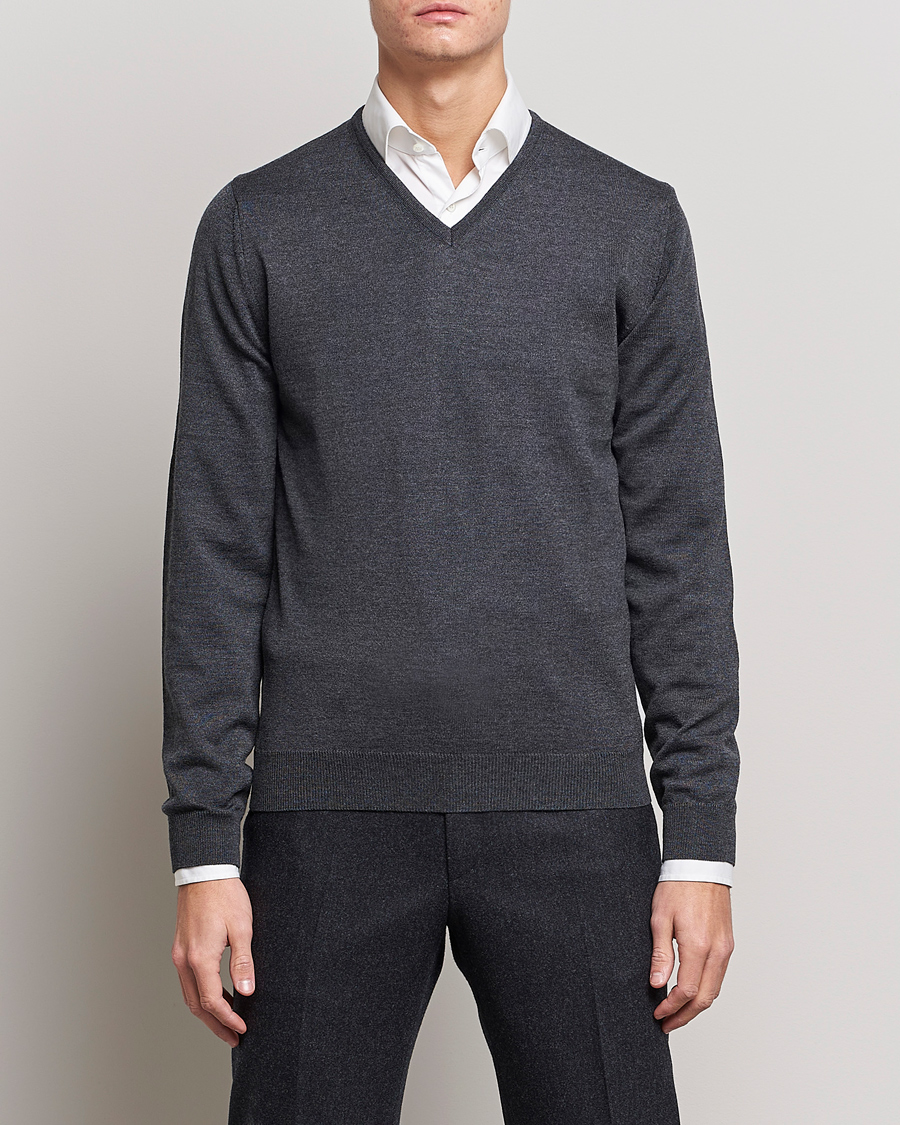 Men | Sweaters & Knitwear | Stenströms | Merino V-Neck Anthracite