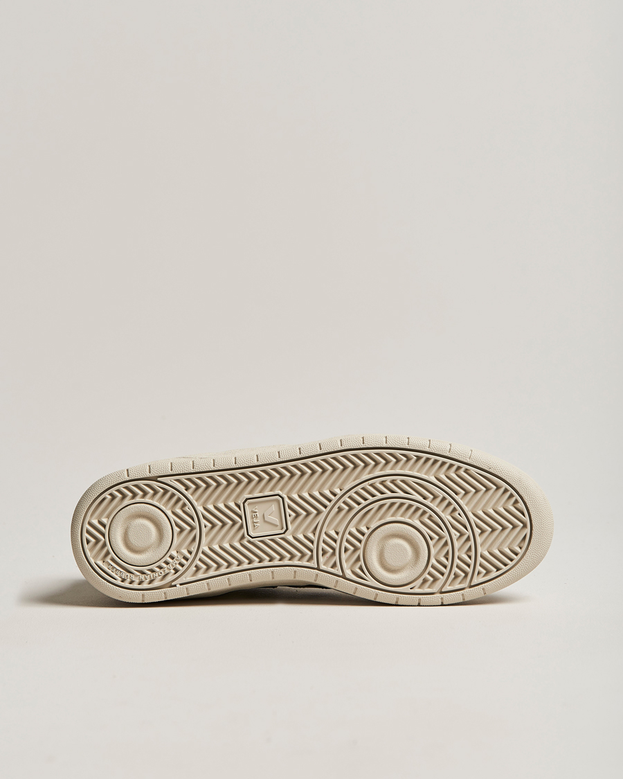 Men | Veja V-10 Leather Sneaker Extra White/Black | Veja | V-10 Leather Sneaker Extra White/Black