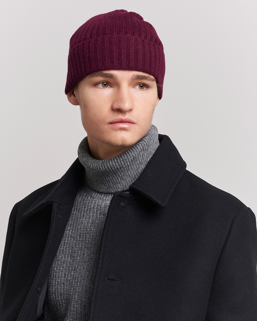 Men | Warming accessories | Amanda Christensen | Rib Knitted Cashmere Cap Bordeaux