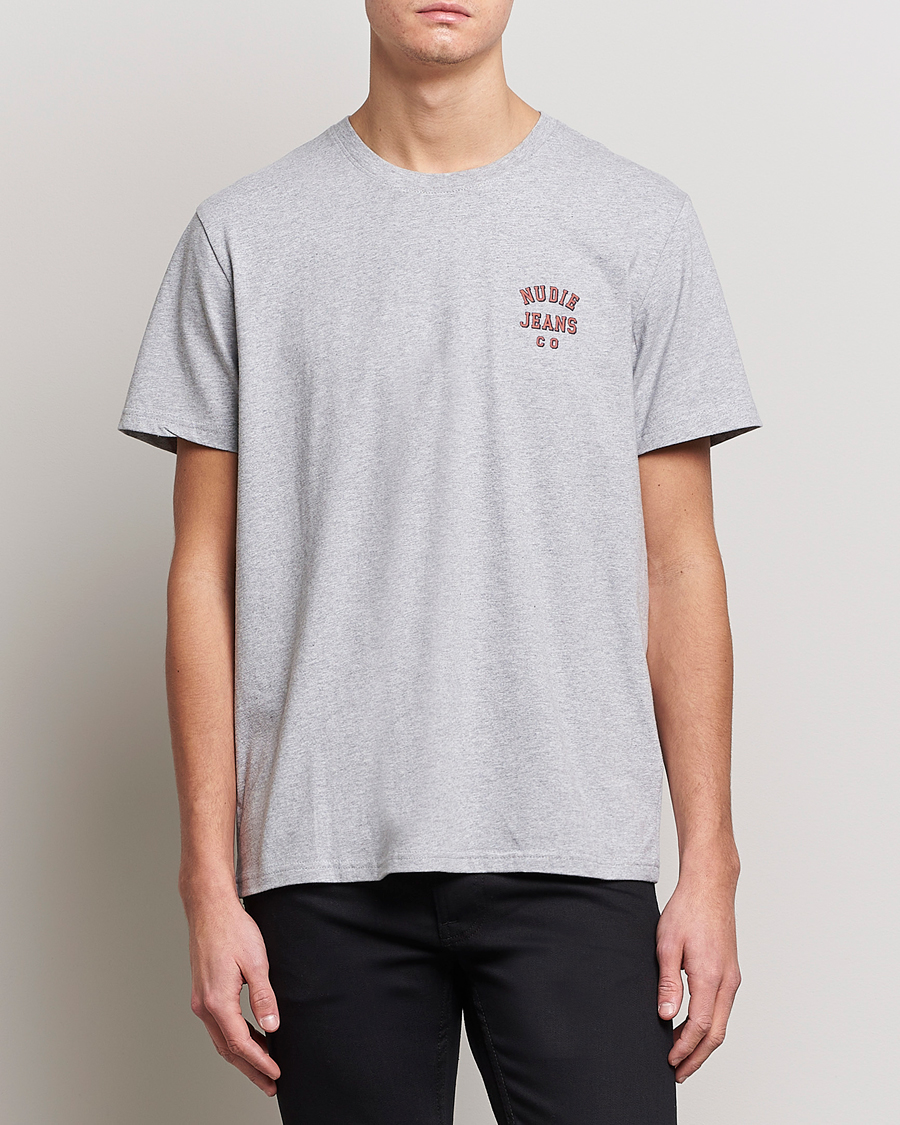 Men | T-Shirts | Nudie Jeans | Roy Logo Crew Neck Tee Grey melange