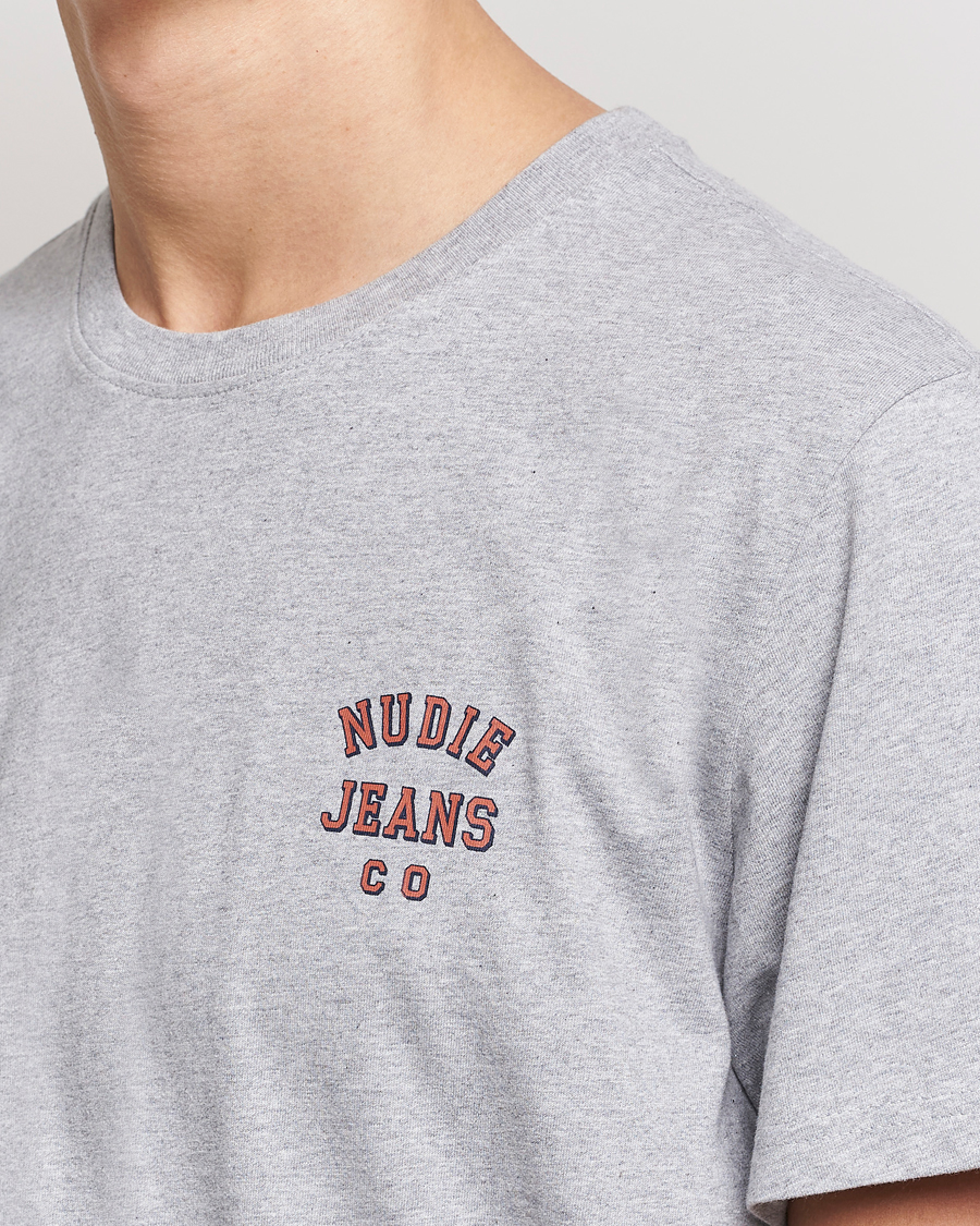 Men | T-Shirts | Nudie Jeans | Roy Logo Crew Neck Tee Grey melange