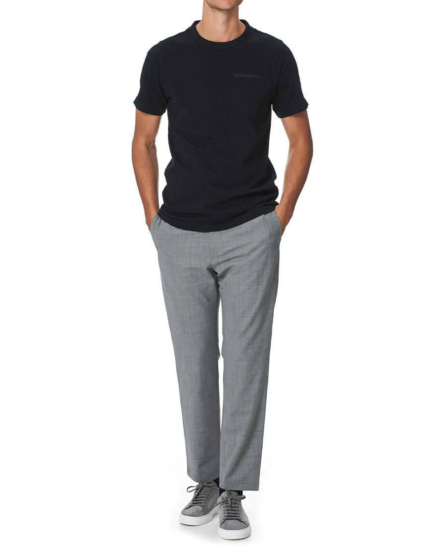 Men | T-Shirts | Peak Performance | Moment Organic Cotton Tee Black