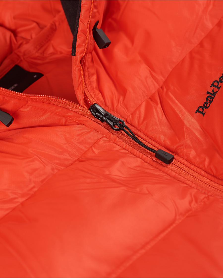 Men | Coats & Jackets | Peak Performance | Frost Down Hooded Jacket Racing Red