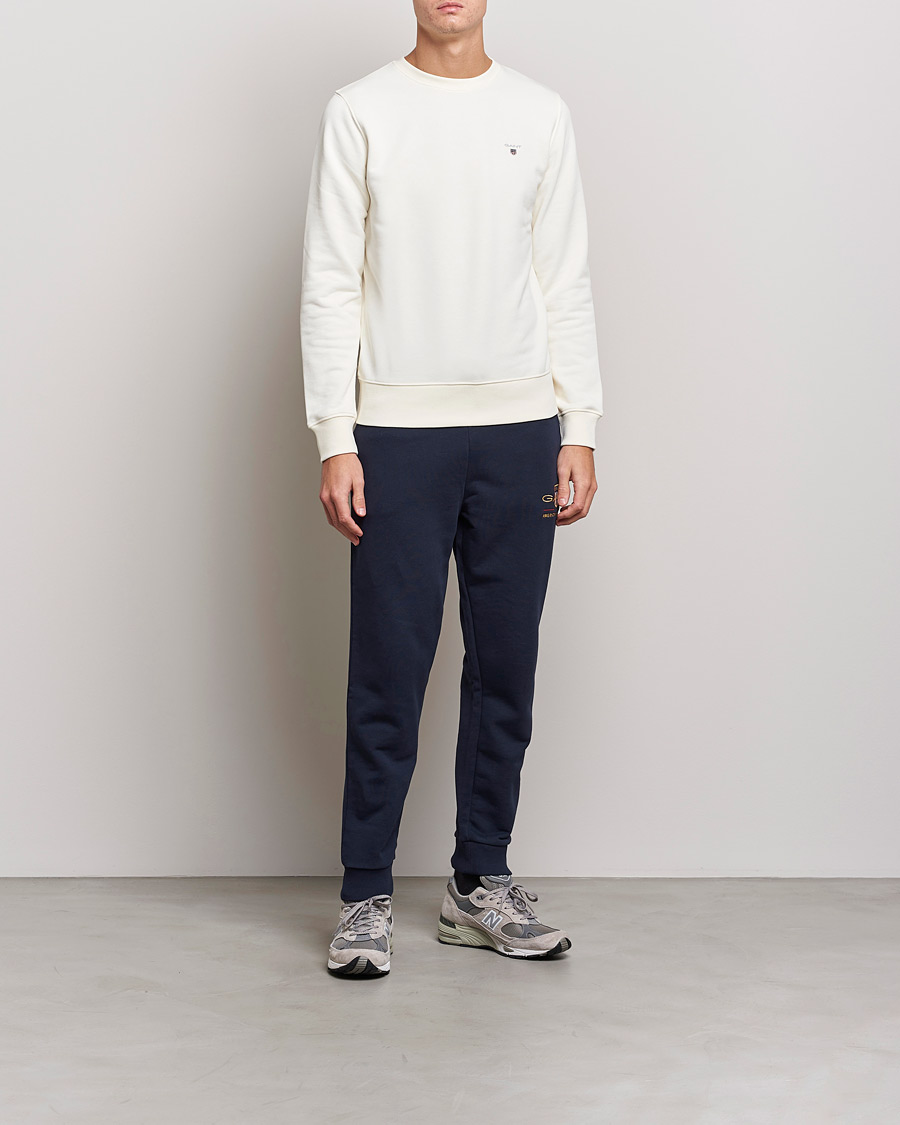 Men | Sweaters & Knitwear | GANT | Original Shield Logo Crew Neck Sweatshirt Eggshell