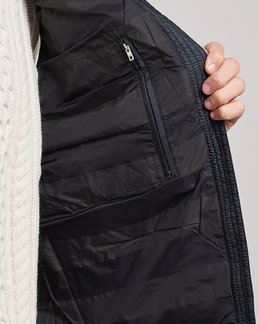 Men | Gilets | GANT | The Light Down Gilet Black