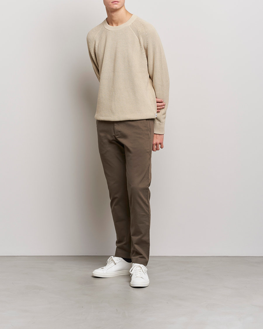 Men | Trousers | NN07 | Theo Regular Fit Stretch Chinos Clay