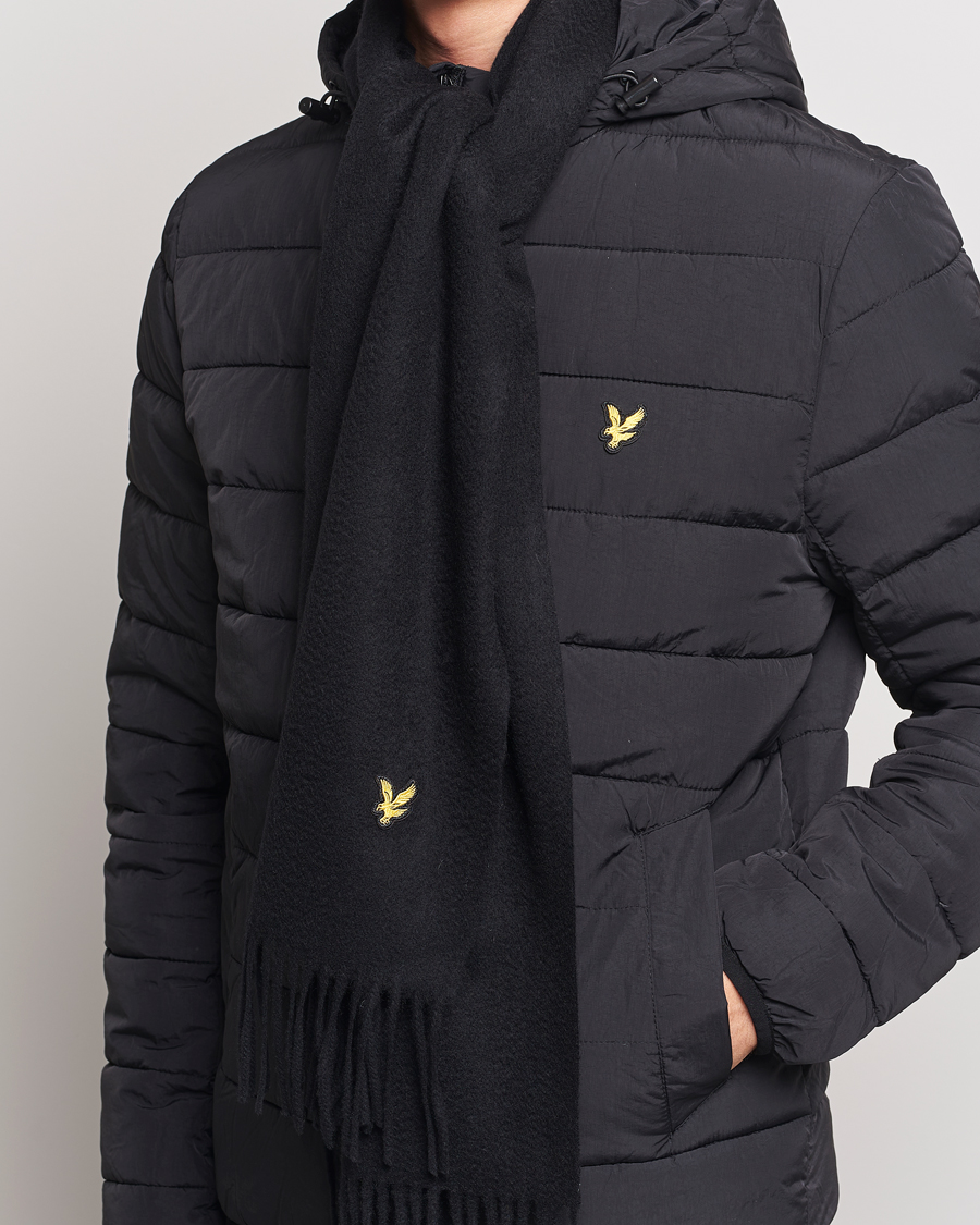 Men | Lyle & Scott Lambswool Scarf True Black | Lyle & Scott | Lambswool Scarf True Black