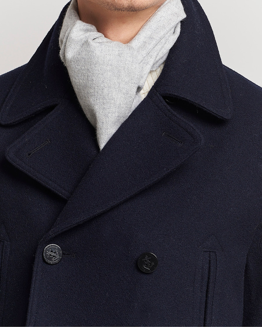 Men | Johnstons of Elgin Cashmere Scarf Silver Grey | Johnstons of Elgin | Cashmere Scarf Silver Grey