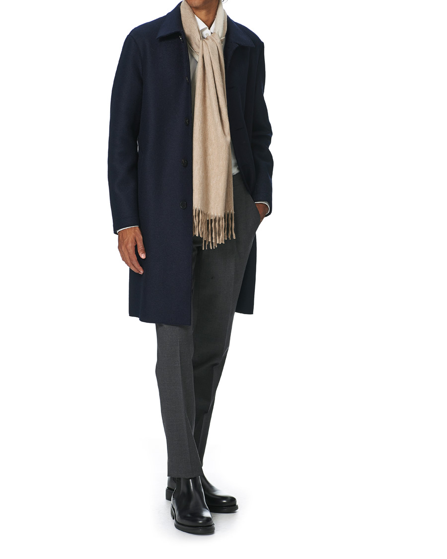 Men | Begg & Co Arran Reversible Cashmere Scarf Stone/White | Begg & Co | Arran Reversible Cashmere Scarf Stone/White