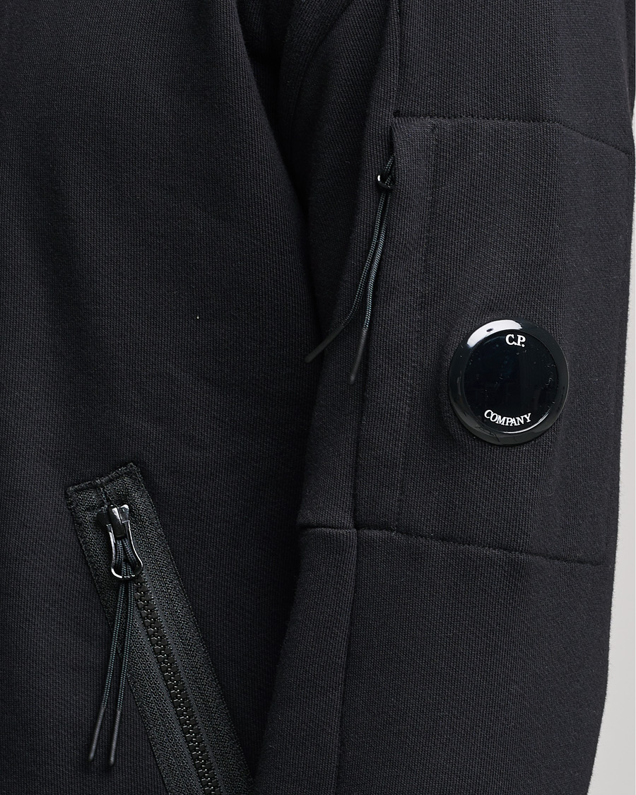 Men | Sweaters & Knitwear | C.P. Company | Diagonal Raised Fleece Half Zip Lens Sweatshirt Black
